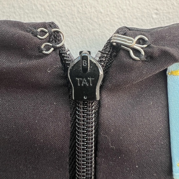 CeCe Sz 10 black knee length dress with butterfly pattern. Great party dress! - Picture 7 of 9